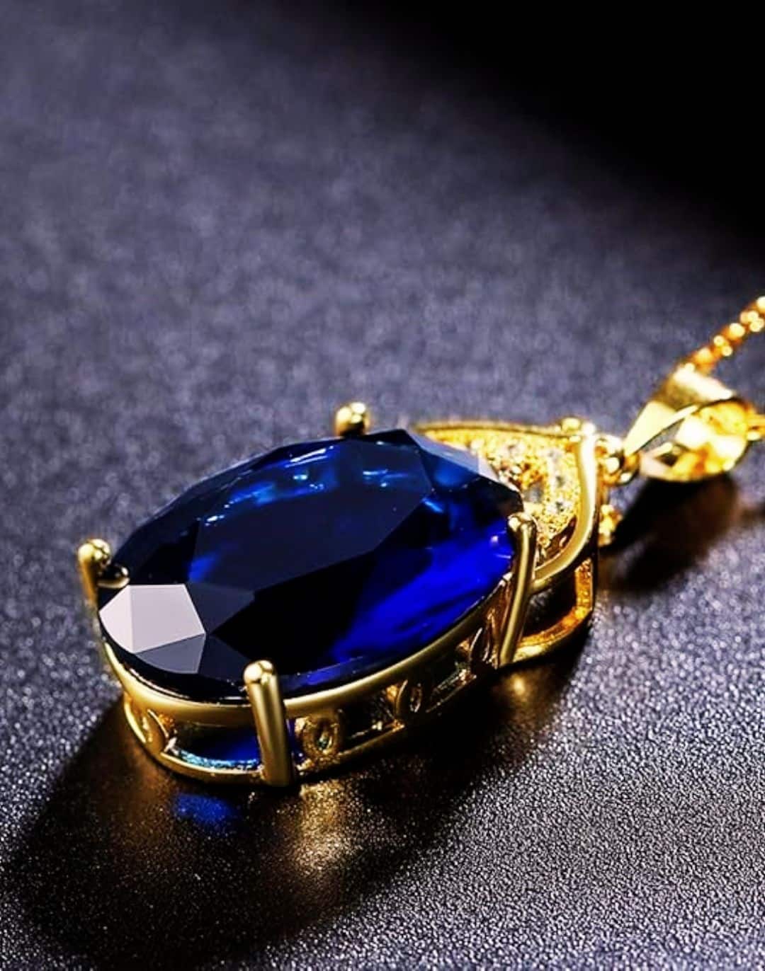 Colar Banhado a Ouro 18K com Safira
