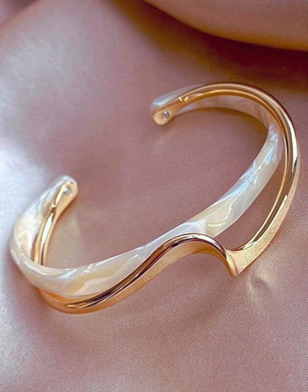 Bracelete Golden Wave - Cobre com Detalhes em Acrílico