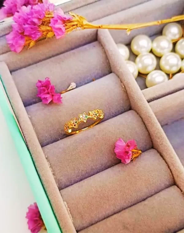 Anel com Estrelas Coloridas Folheado em Ouro 18K