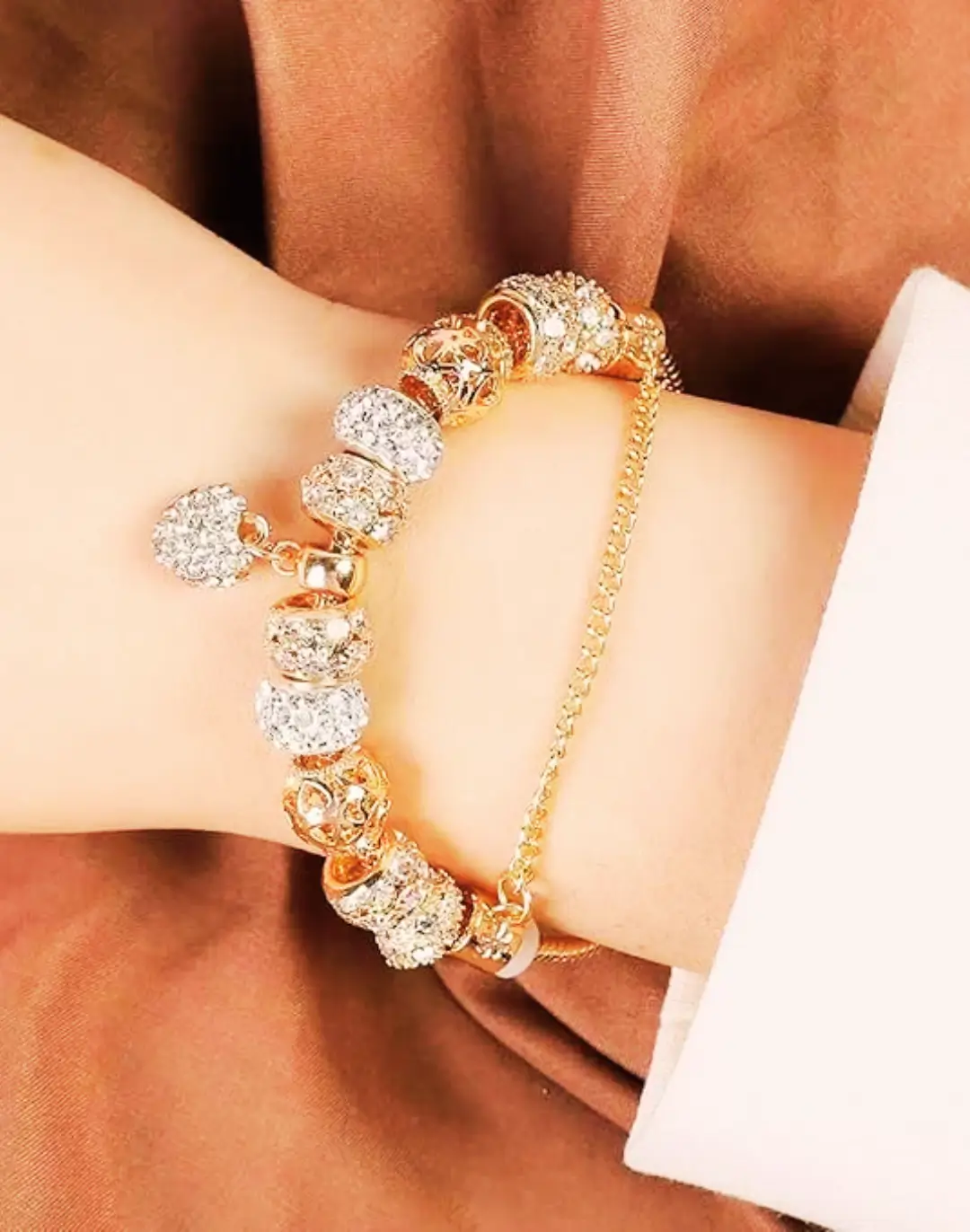 Conjunto Feminino de Pulseiras com Berloques Ouro e Prata