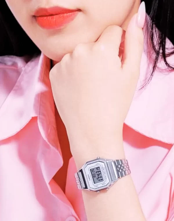 Relógio Feminino Digital Casio Vintage LA680WA-7DF