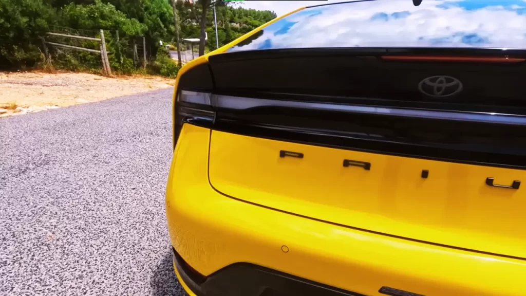 Toyota Surpreende o Mundo Nova Bateria de Estado Sólido Dobra a Autonomia dos Carros Elétricos